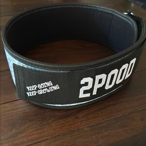 2POOD Weightlifting Belt Blue with daises. Brand New.